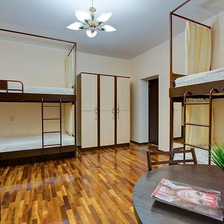 Centre Hostel Biskek Kültér fotó