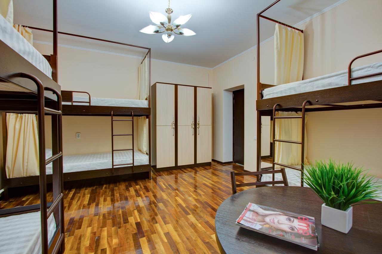 Centre Hostel Biskek Kültér fotó