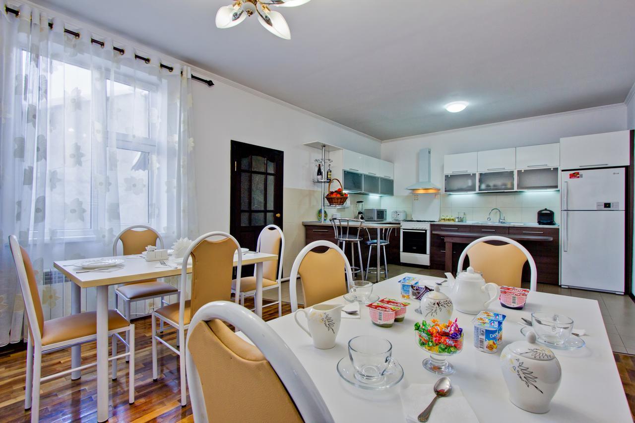 Centre Hostel Biskek Kültér fotó