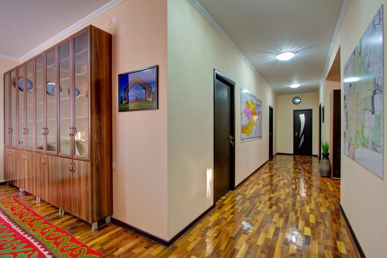 Centre Hostel Biskek Kültér fotó