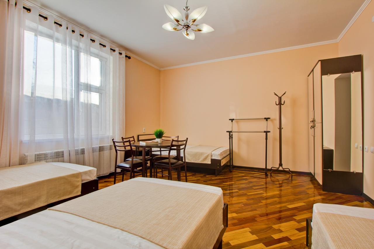 Centre Hostel Biskek Kültér fotó