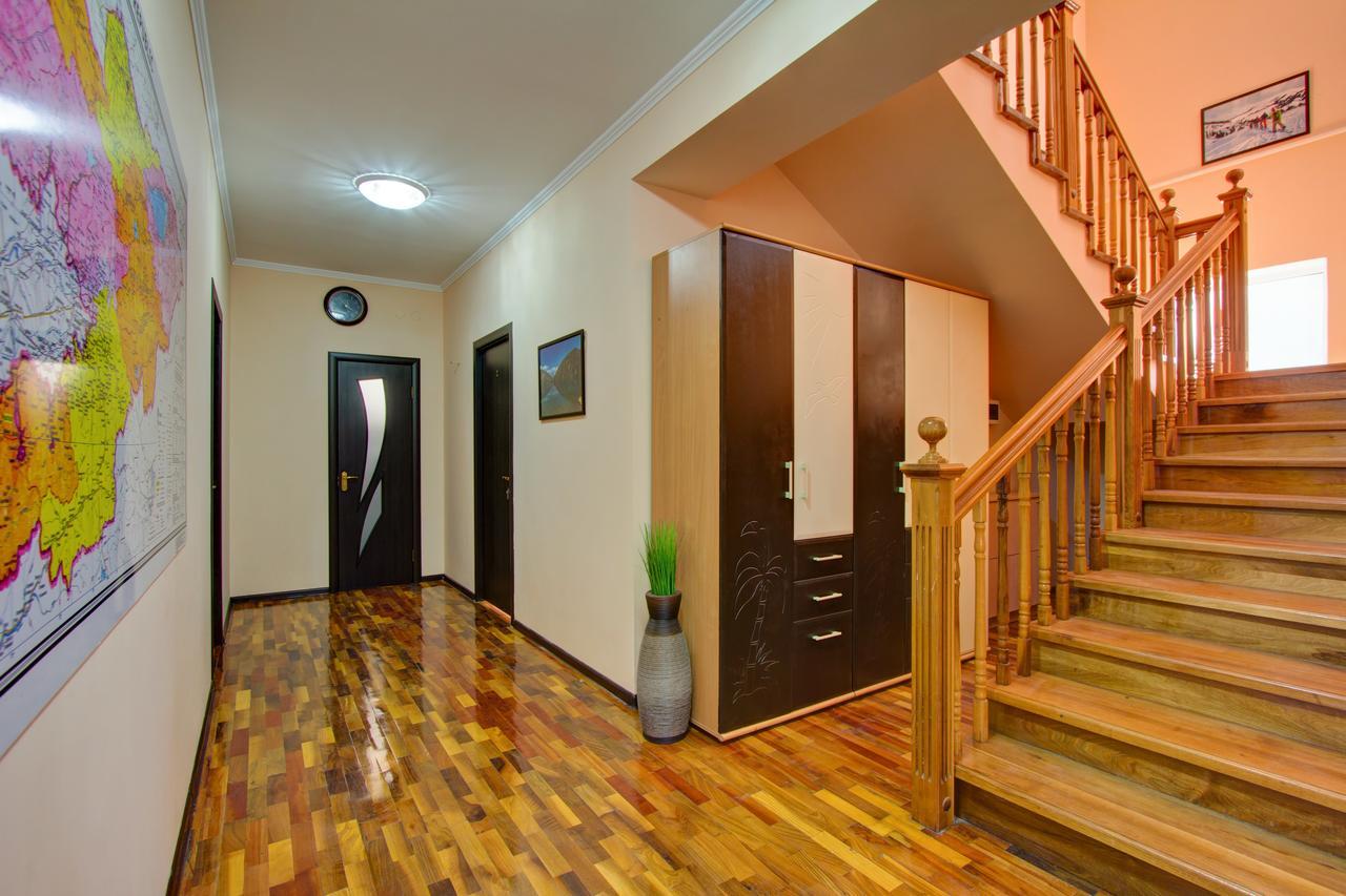 Centre Hostel Biskek Kültér fotó