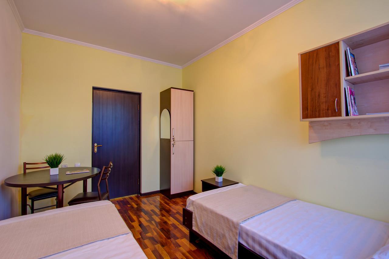 Centre Hostel Biskek Kültér fotó