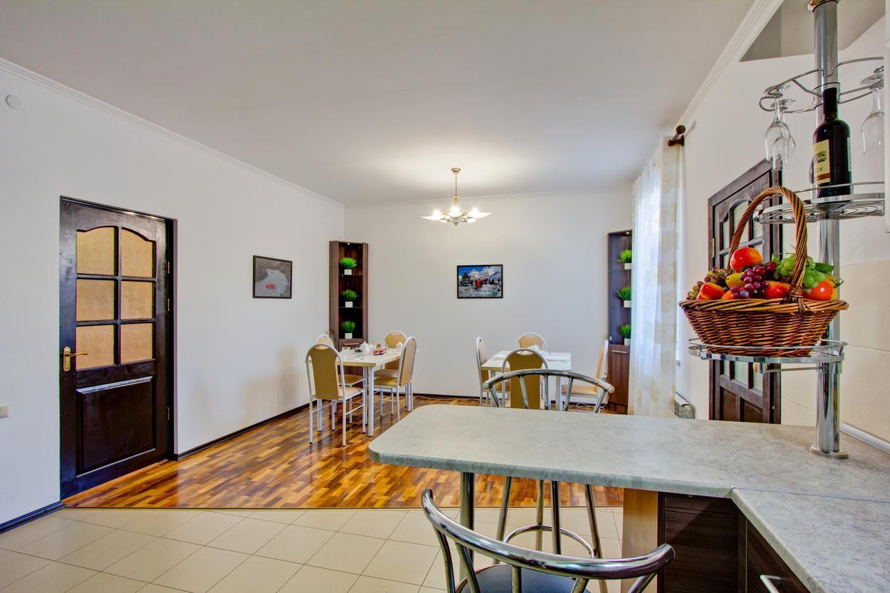 Centre Hostel Biskek Kültér fotó